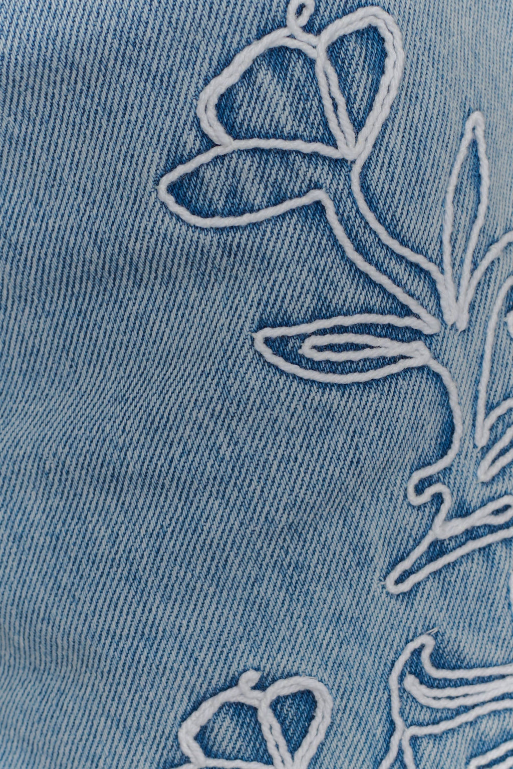Kylee Embroidered Shorts - Mid Blue